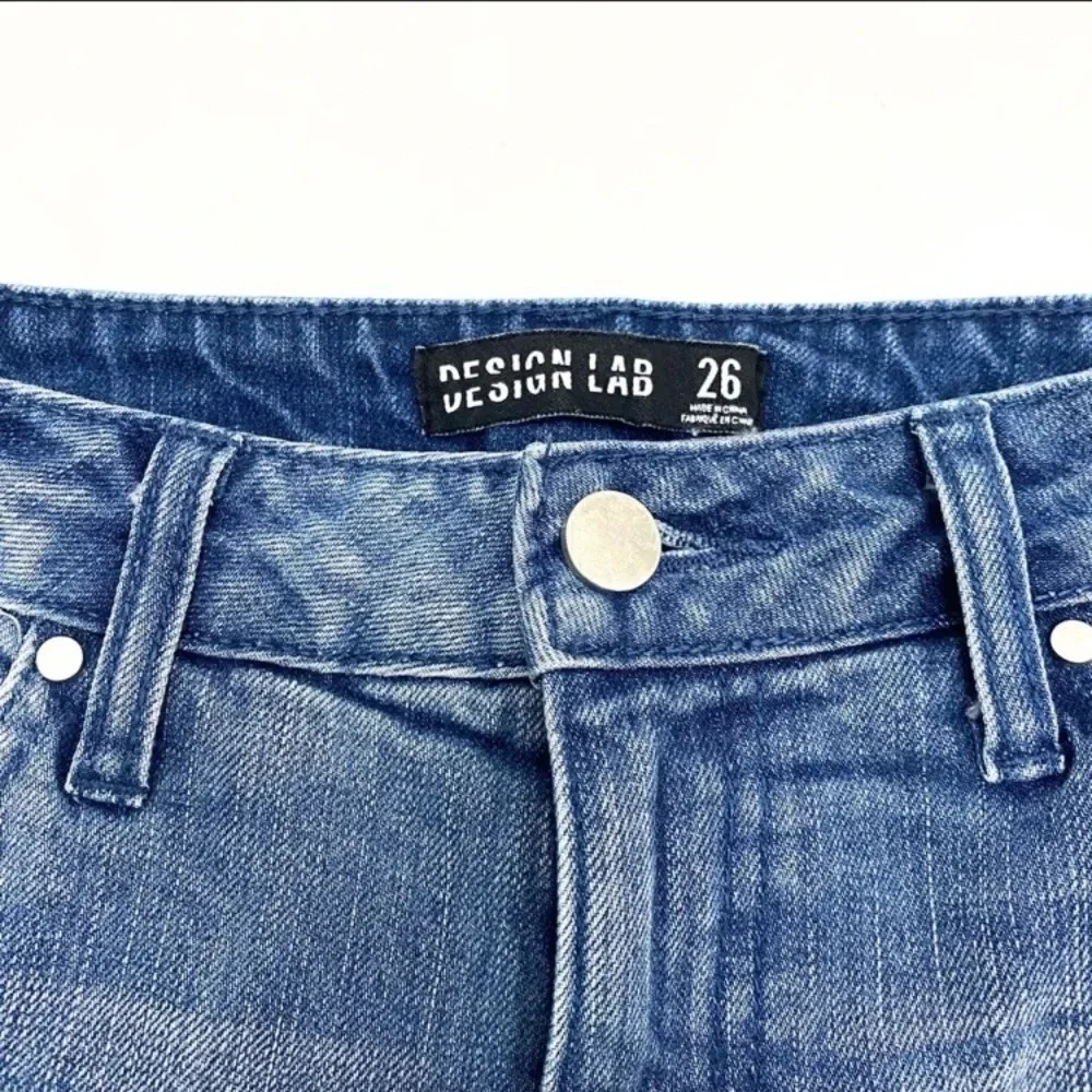 Lord & Taylor Desing Lab High waisted Frayed hem Denim Jean Shorts Beach Size 26